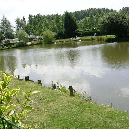 Auberge Des Etangs Roussent Экстерьер фото