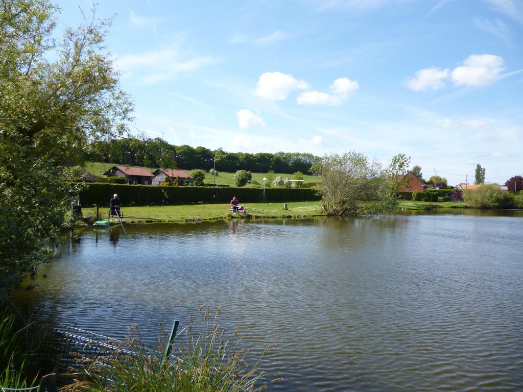 Auberge Des Etangs Roussent Экстерьер фото